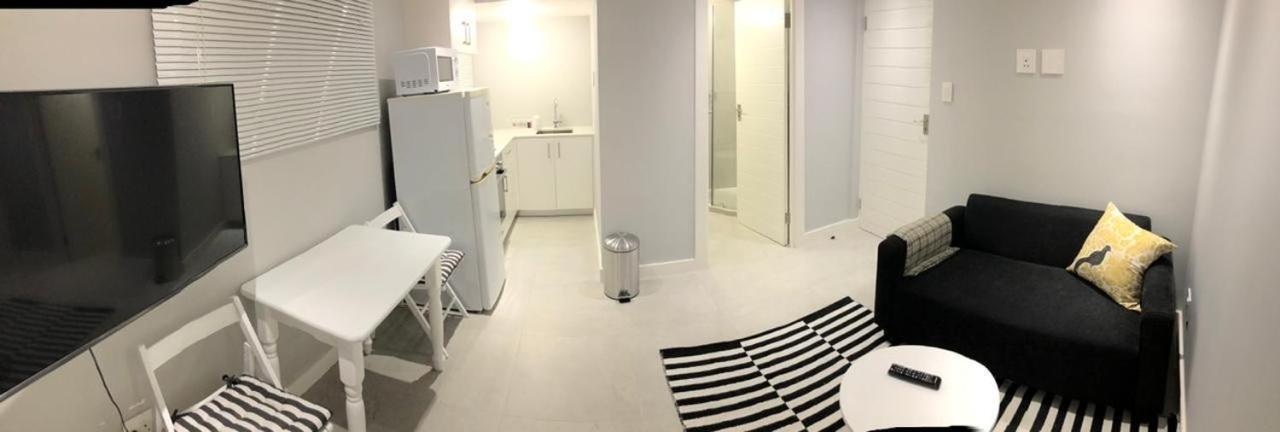Apartmán Private Bachelor Pad In Sea Point Kapské Město Exteriér fotografie