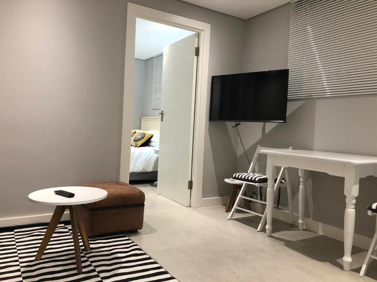 Apartmán Private Bachelor Pad In Sea Point Kapské Město Exteriér fotografie